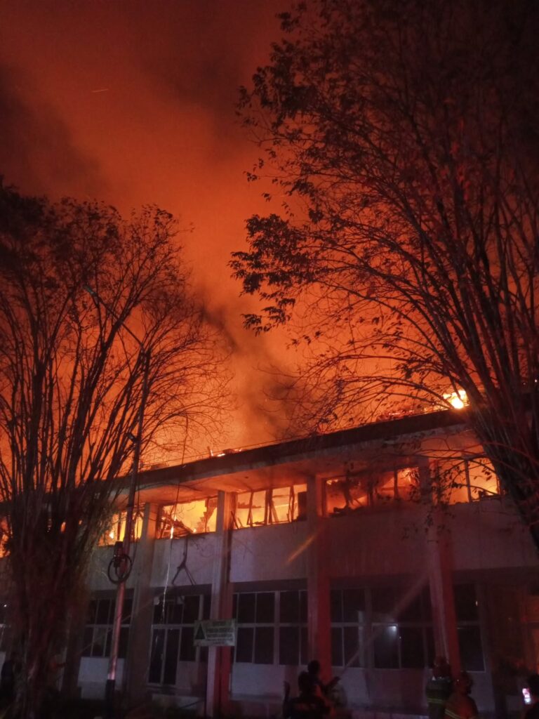 Gedung Biro Kesra Kalteng Terbakar Dini hari